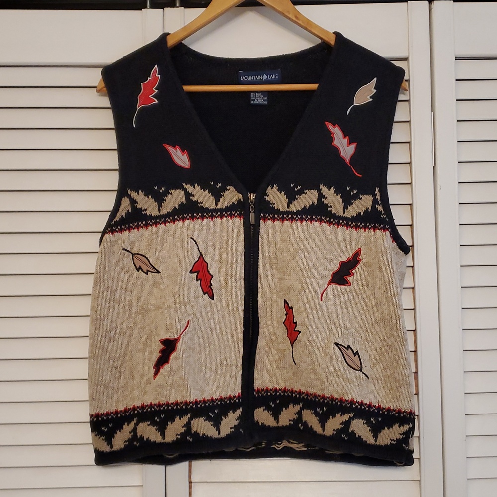 Mountain Lake Embroidered Leaf Sweater Vest, Size Medium